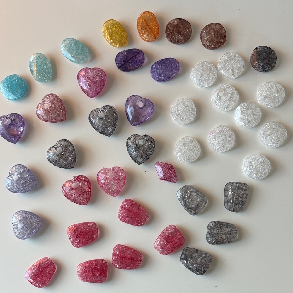 55 Multicolor Crackle Bead Set — Heart & Round Shapes
